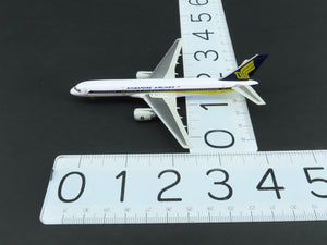 1:400 Dragon Wings 55398 Die-Cast Singapore Airlines Boeing 757-212 Airliner