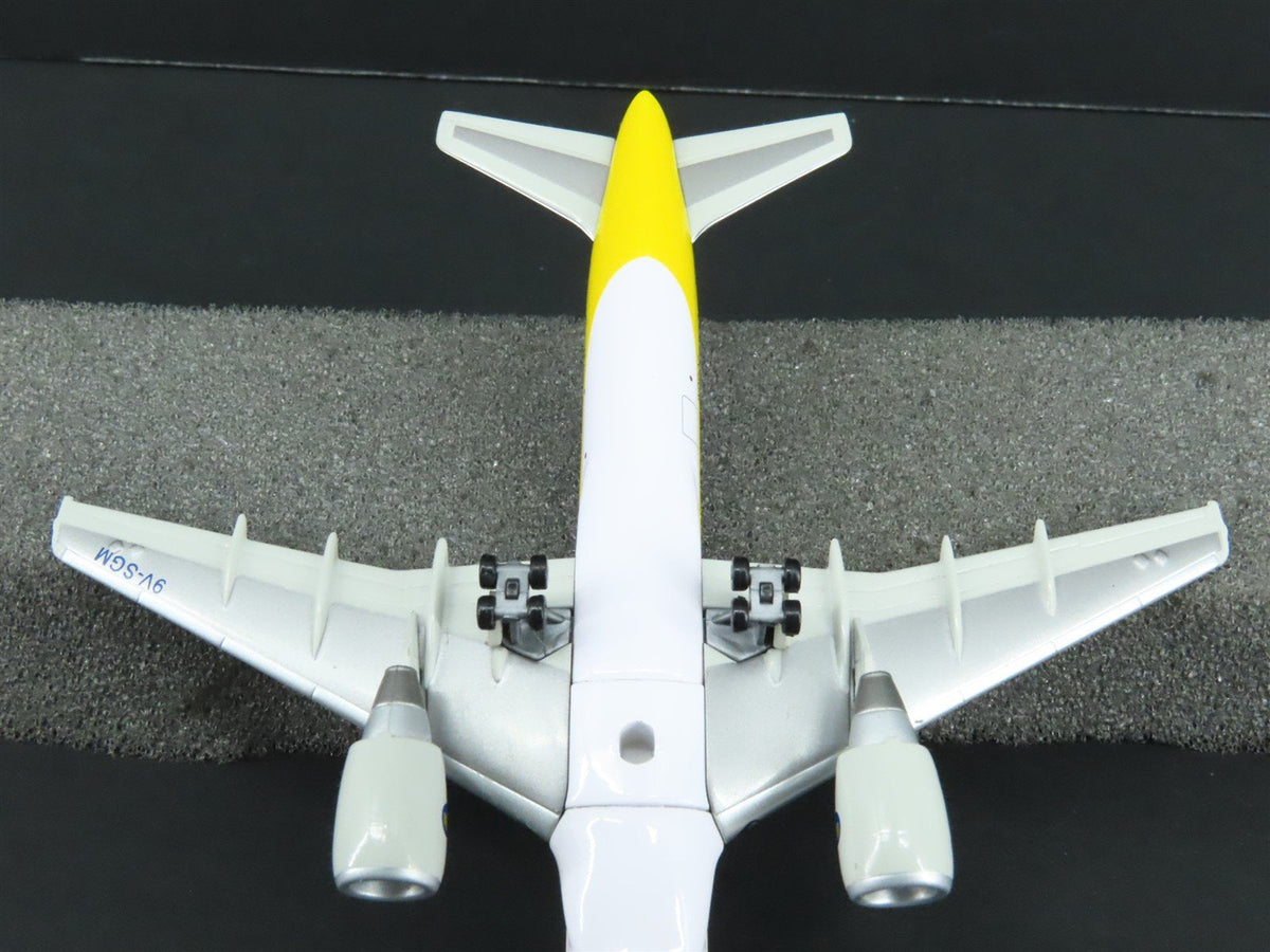 1:400 Dragon Wings 55398 Die-Cast Singapore Airlines Boeing 757-212 Airliner