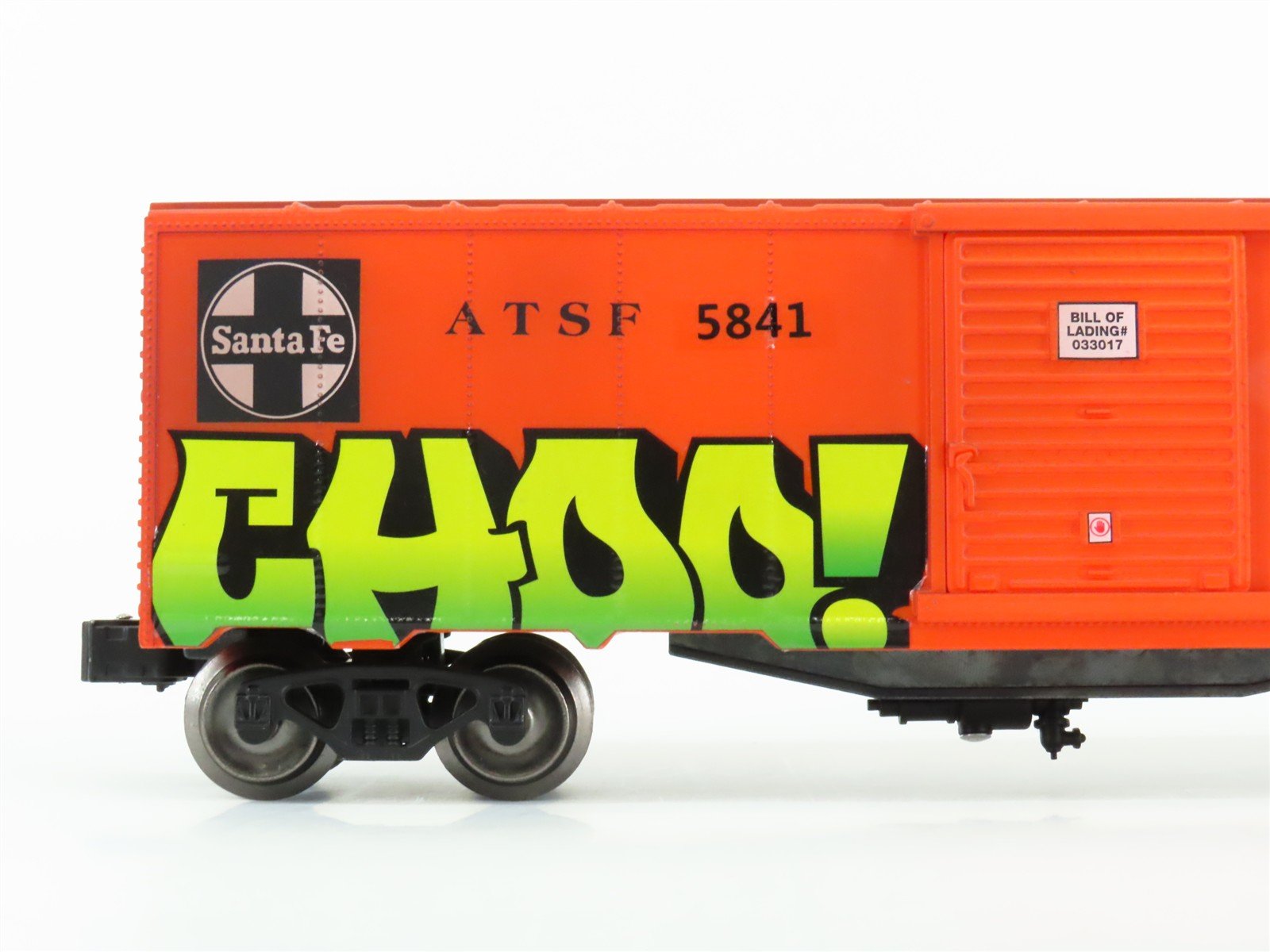 O Gauge 3-Rail Menards Gold Line 279-5776 ATSF Chief Box Car #5841 w/ Graffiti