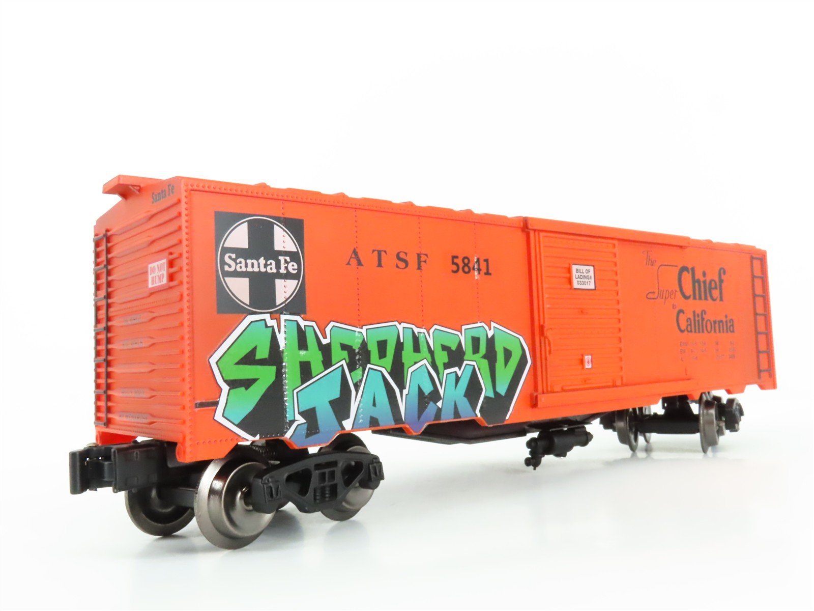O Gauge 3-Rail Menards Gold Line 279-5776 ATSF Chief Box Car #5841 w/ Graffiti