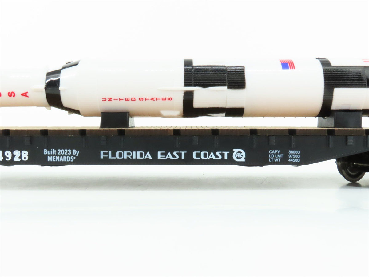O Gauge 3-Rail Menards Gold Line 275-9122 FEC Flat Car #4928 w/ Saturn V Rocket