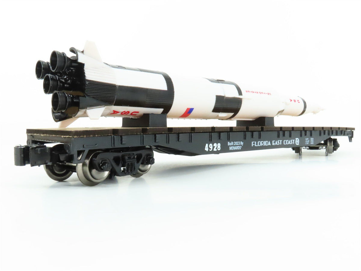 O Gauge 3-Rail Menards Gold Line 275-9122 FEC Flat Car #4928 w/ Saturn V Rocket