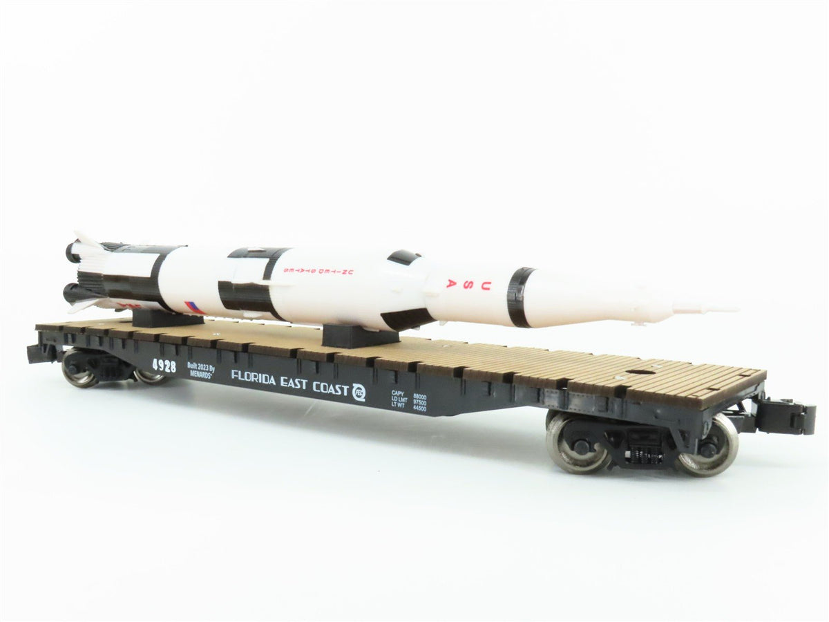 O Gauge 3-Rail Menards Gold Line 275-9122 FEC Flat Car #4928 w/ Saturn V Rocket