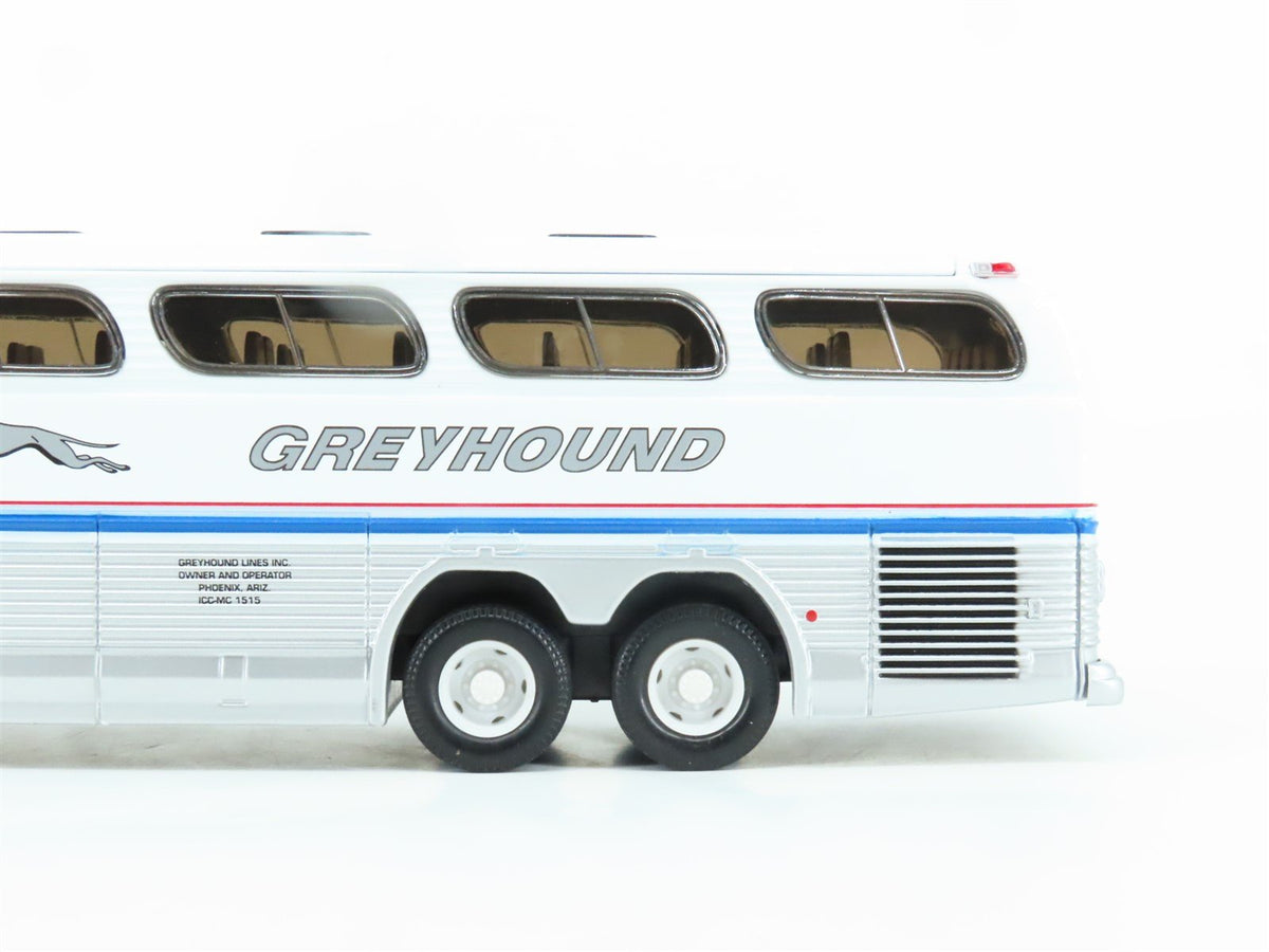 1:50 Corgi US54415 Die-Cast GM 4501 Greyhound Scenicruiser Dest San Francisco