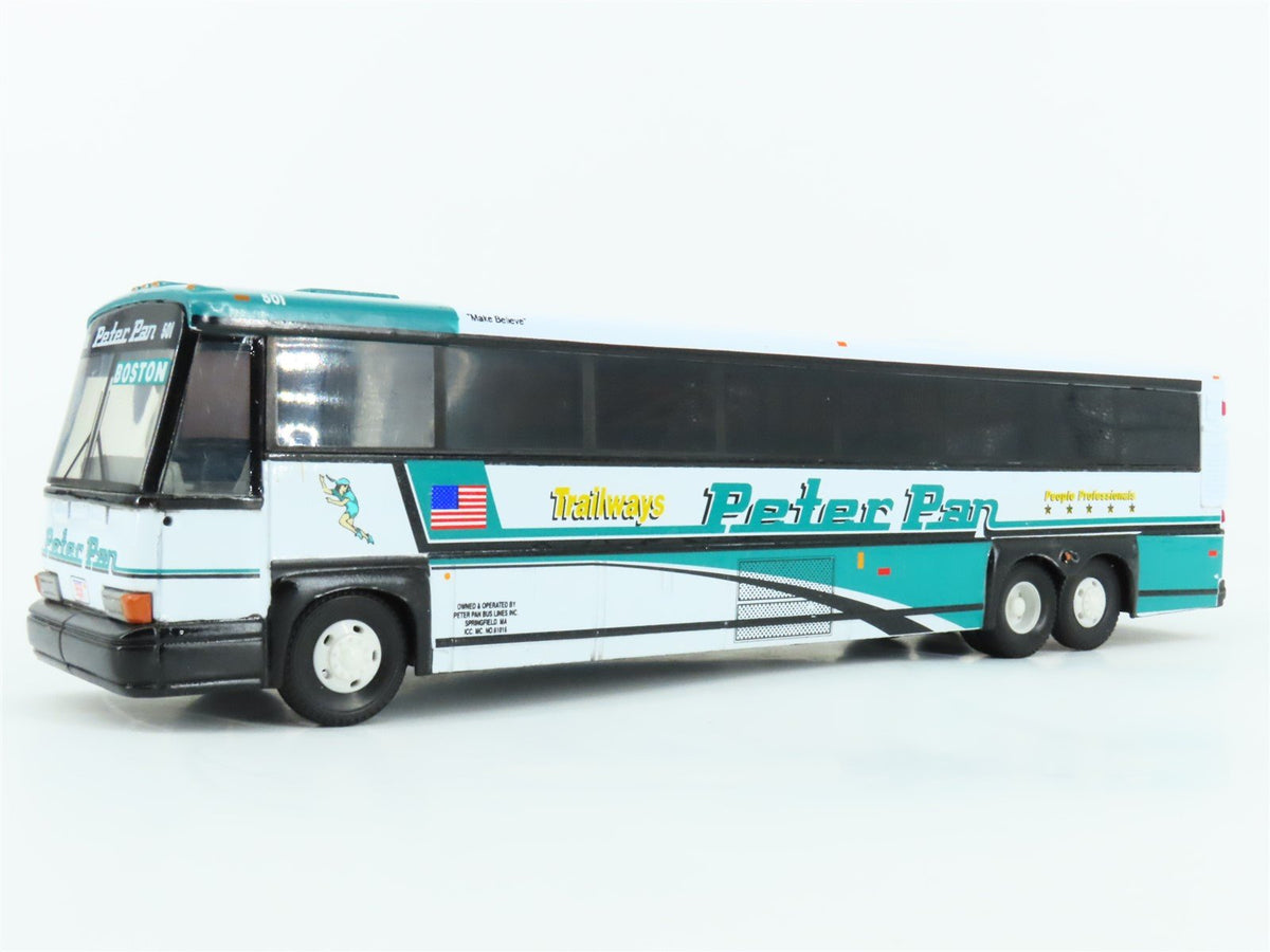 1:50 Scale Corgi 98422 Die-Cast Peter Pan MCI-102 DL3 Trailways Bus