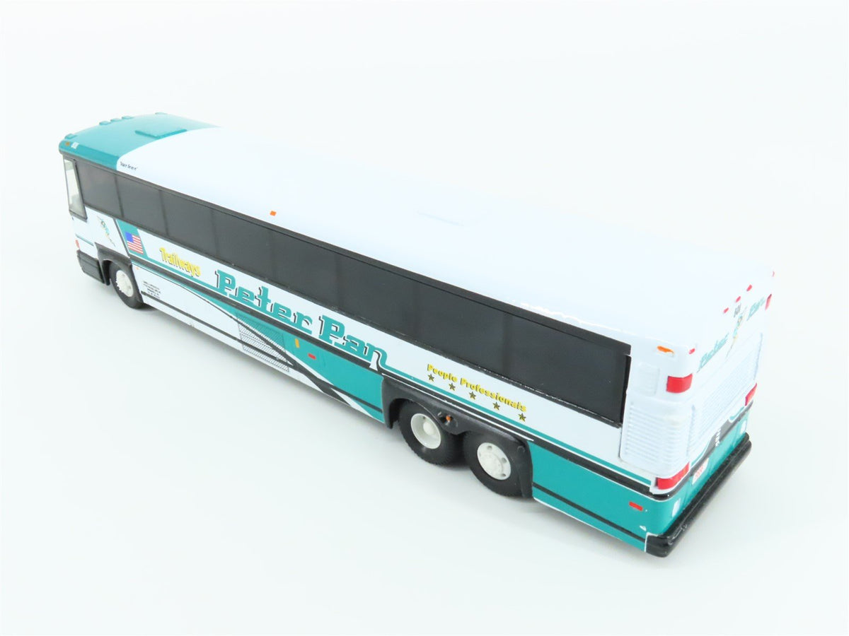 1:50 Scale Corgi 98422 Die-Cast Peter Pan MCI-102 DL3 Trailways Bus