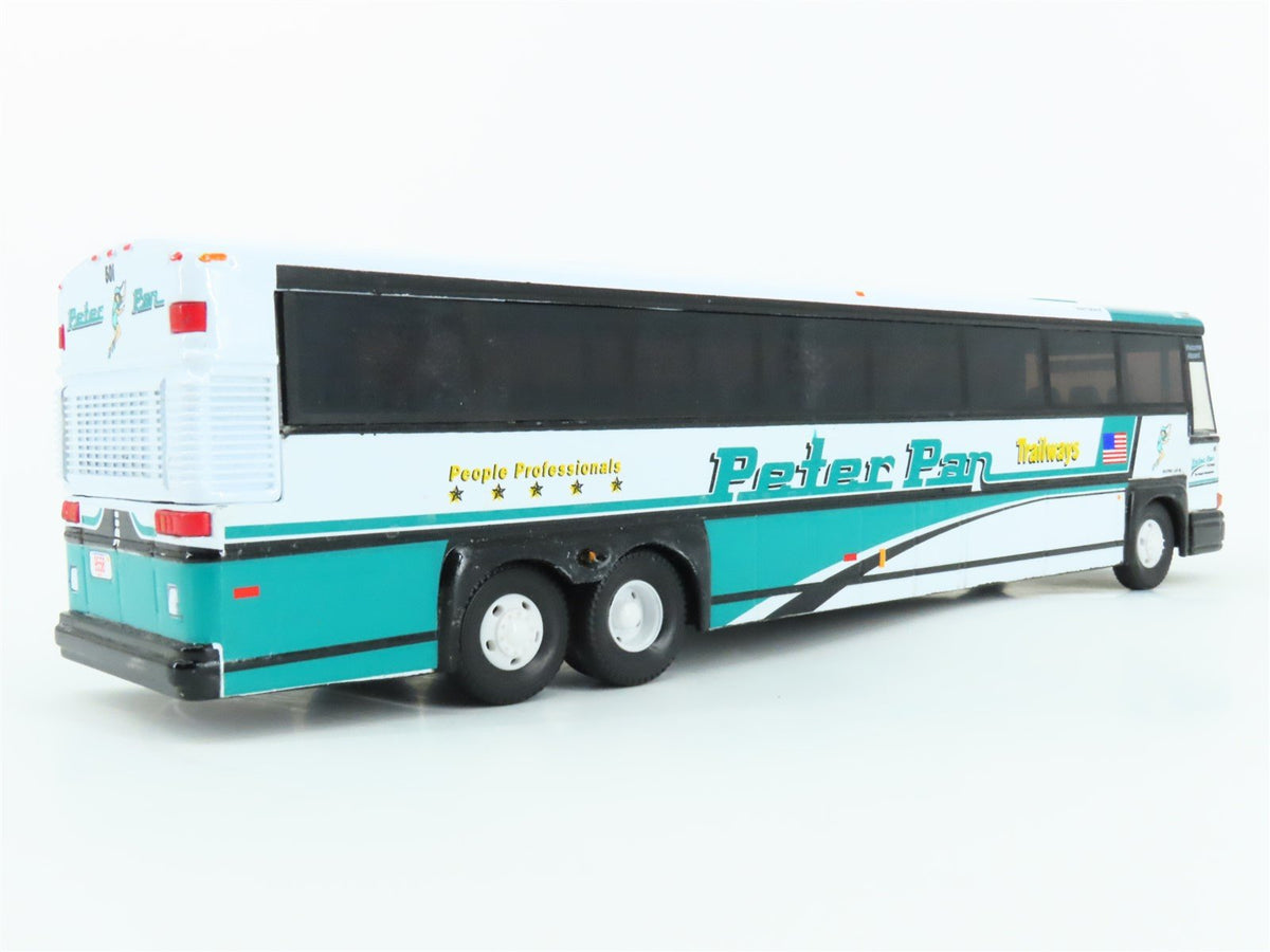 1:50 Scale Corgi 98422 Die-Cast Peter Pan MCI-102 DL3 Trailways Bus