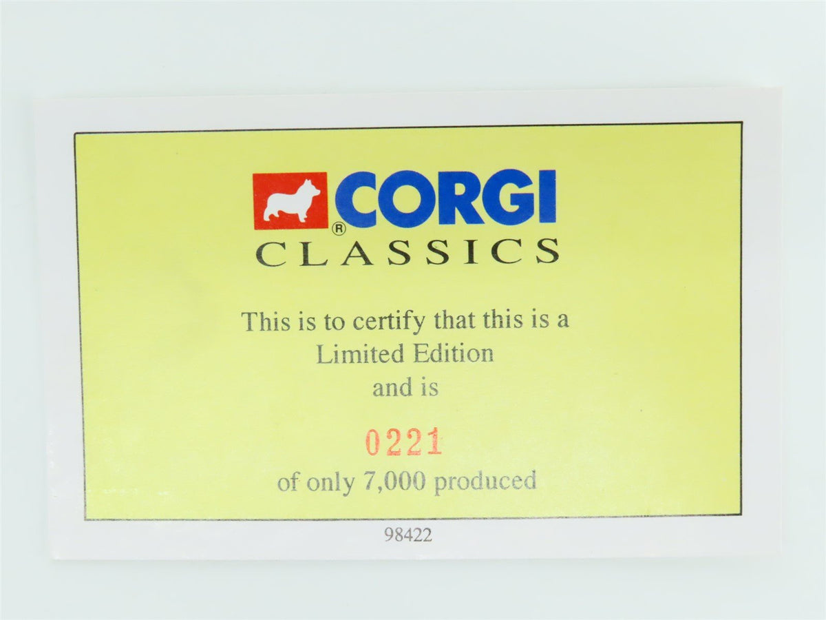 1:50 Scale Corgi 98422 Die-Cast Peter Pan MCI-102 DL3 Trailways Bus