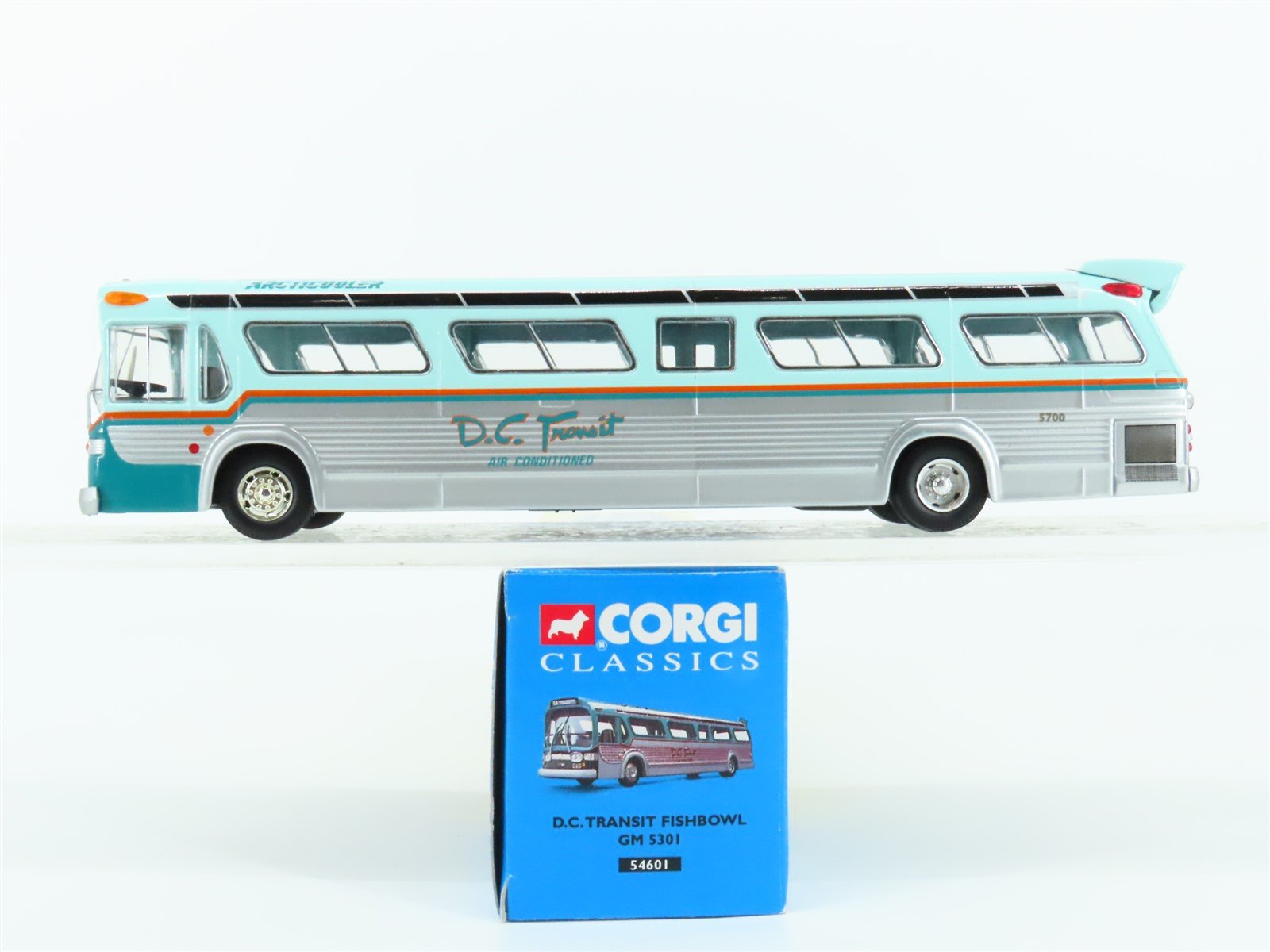 1:50 Scale Corgi 54601 Die-Cast GM 5301 DC Transit Fishbowl Bus
