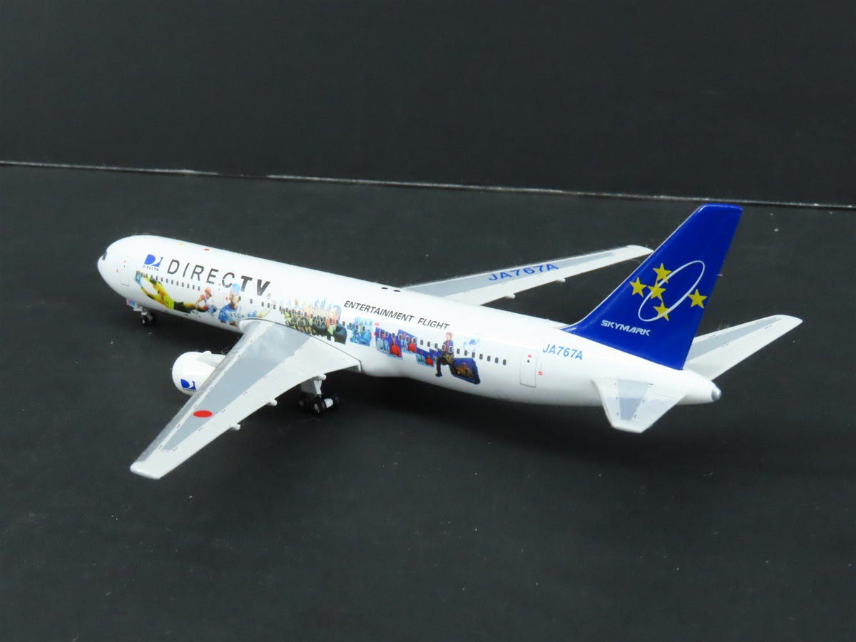 1:400 Your Craftsman 4-2002-01 Die-Cast Skymark Direct TV B767-300 Airliner