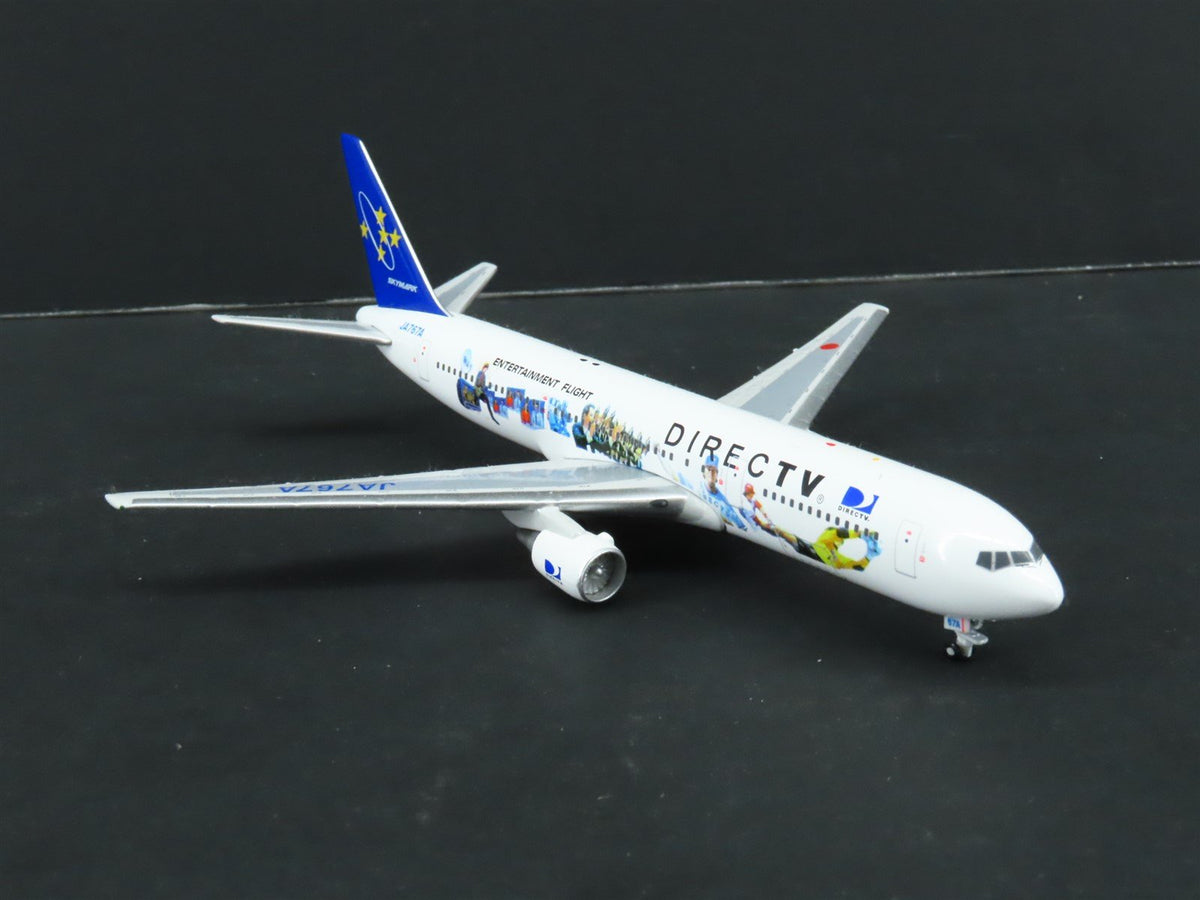 1:400 Your Craftsman 4-2002-01 Die-Cast Skymark Direct TV B767-300 Airliner