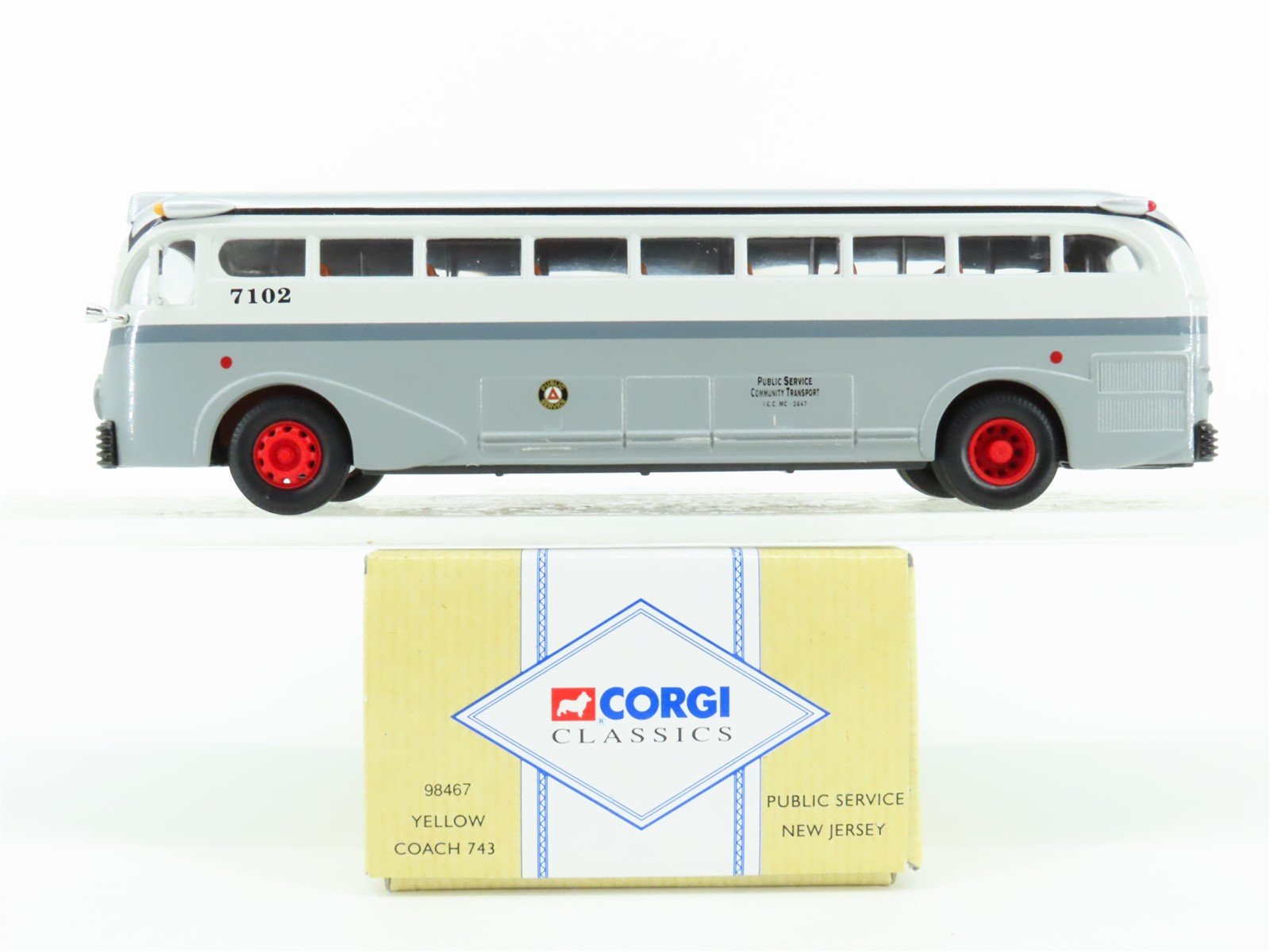 1:50 Scale Corgi 98467 Die-Cast Yellow Coach 743 Public