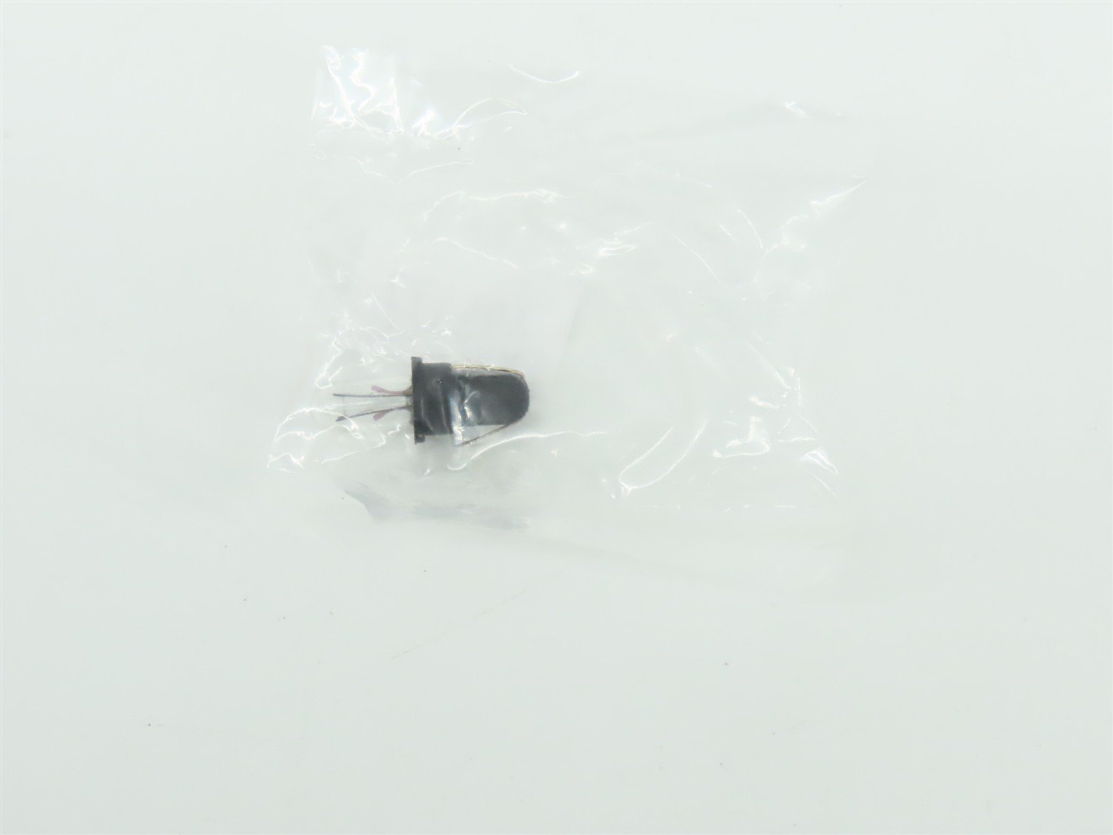 O Gauge 3-Rail Lionel 6-26777 Flag Single Door Box Car #26777 w/ Lights