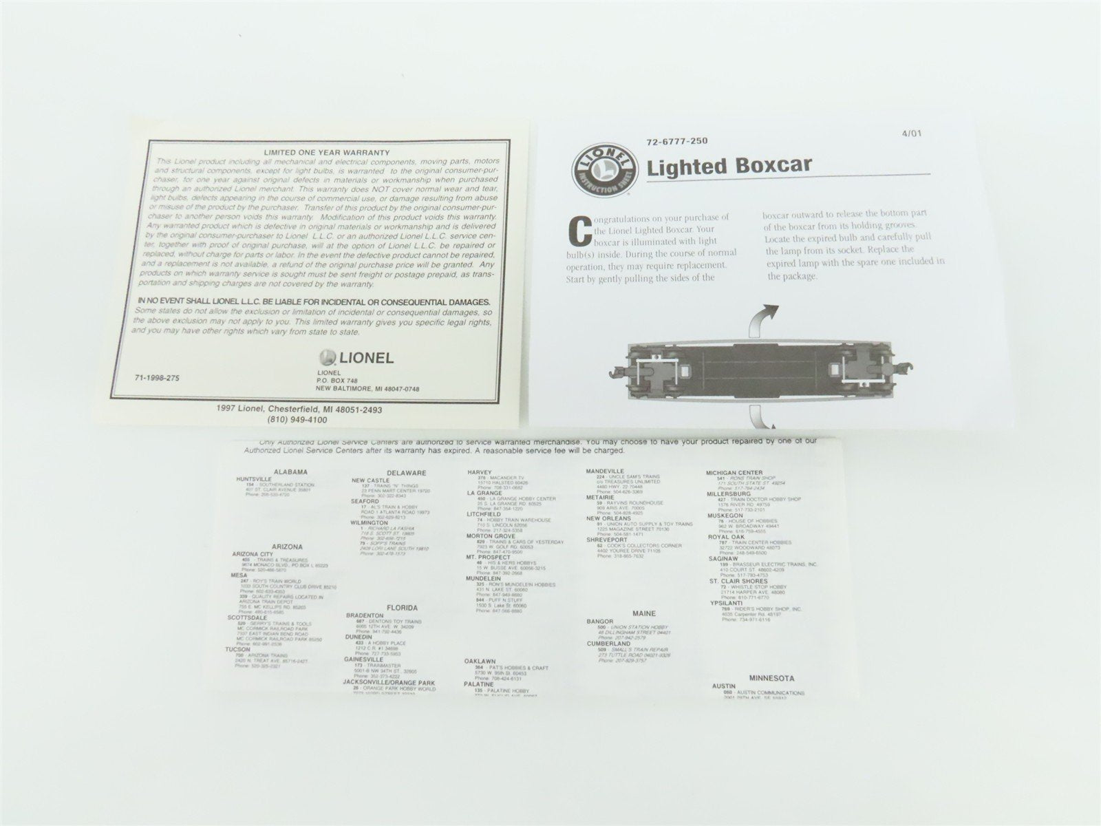 O Gauge 3-Rail Lionel 6-26777 Flag Single Door Box Car #26777 w/ Lights