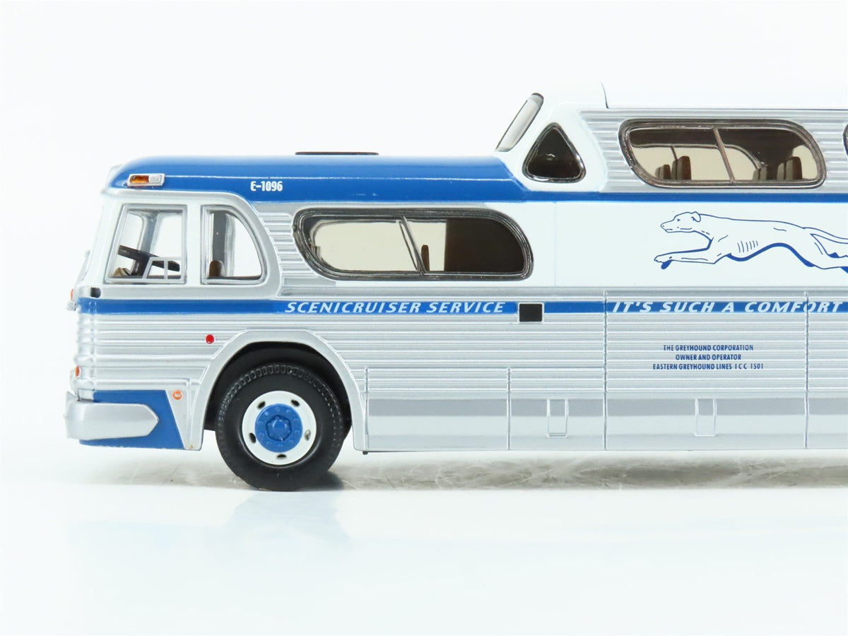 1:50 Corgi US54407 Die-Cast GM 4501 Greyhound Scenicruiser Dest New York NY