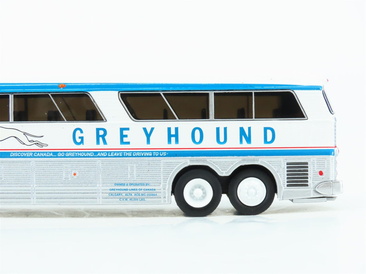 1:87 Iconic Replicas 87-0341-B Die-Cast Greyhound Canada Tribute 5-Bus Set