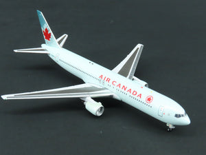 1:400 Aero Classics Historical Hangar Club Die-Cast Air Canada B767-333 Airliner