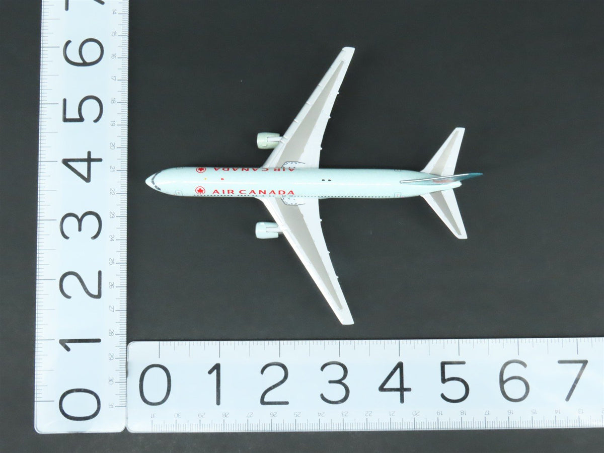 1:400 Aero Classics Historical Hangar Club Die-Cast Air Canada B767-333 Airliner