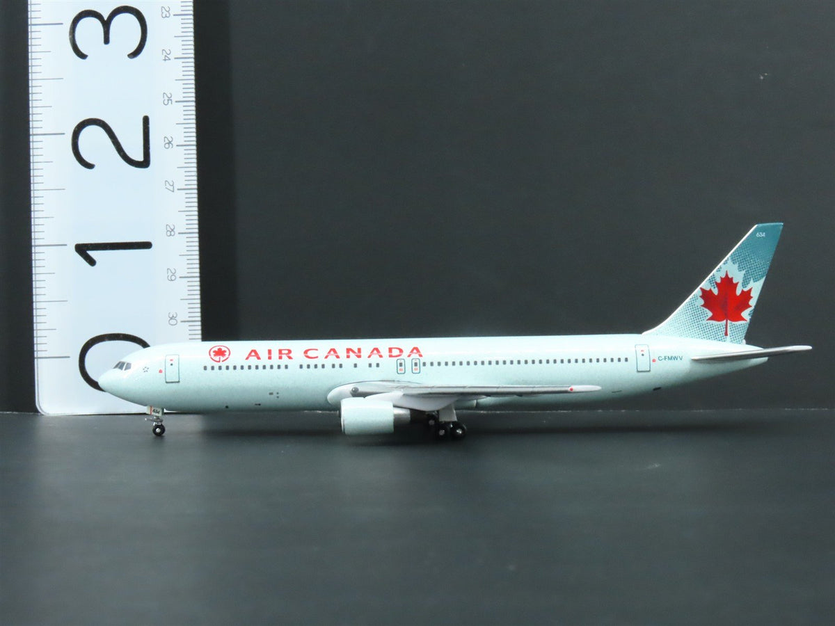 1:400 Aero Classics Historical Hangar Club Die-Cast Air Canada B767-333 Airliner