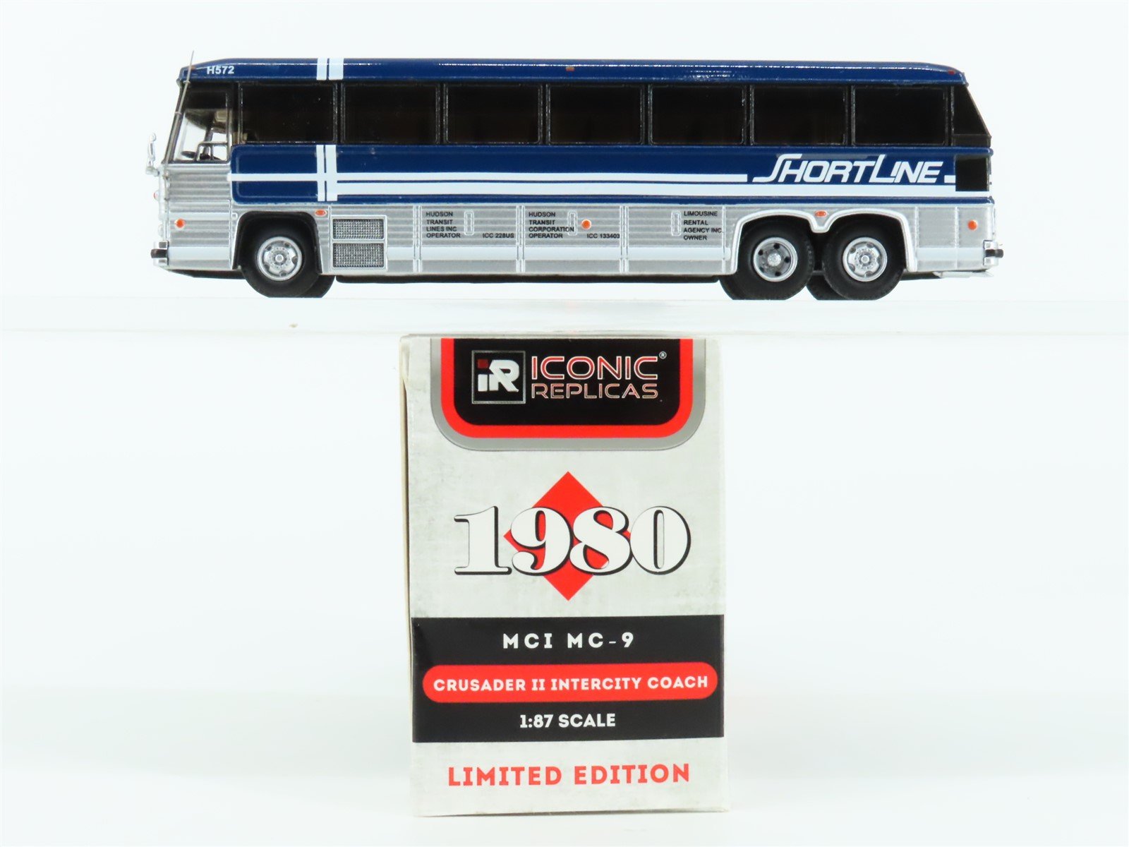 1:87 Iconic Replicas 87-0328 Die-Cast MCI MC-9 Shortline Crusader Intercity Bus