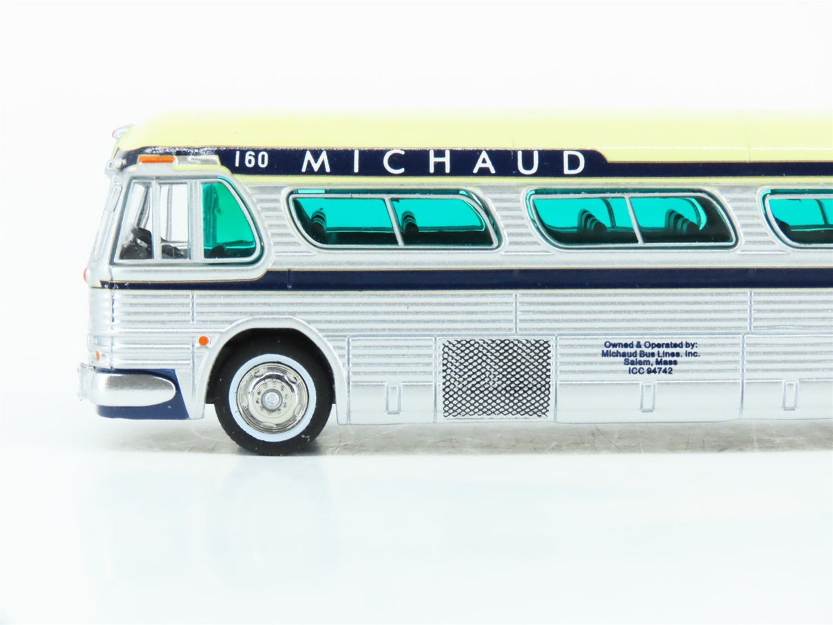 1:87 Iconic Replicas 87-0303 Die-Cast 1959 GM PD4104 Michaud Motorcoach Bus