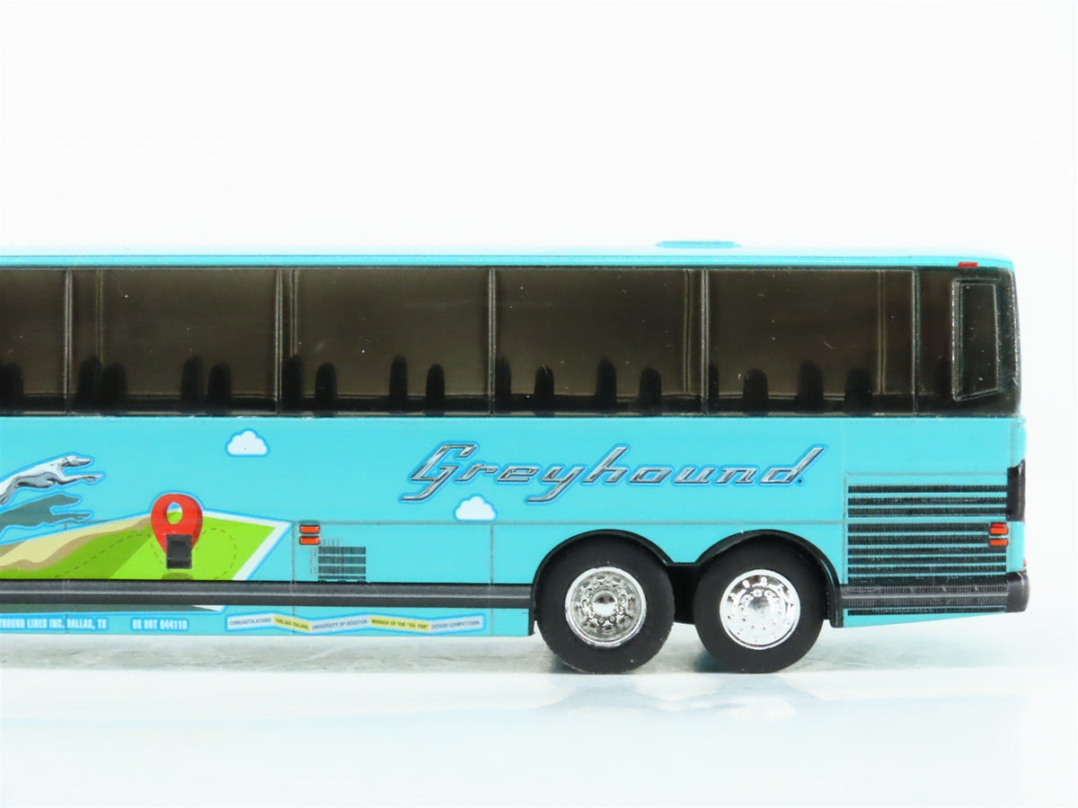 1:87 Scale Iconic Replicas 87-0274 Die-Cast Greyhound Prevost X3-45 Coach Bus