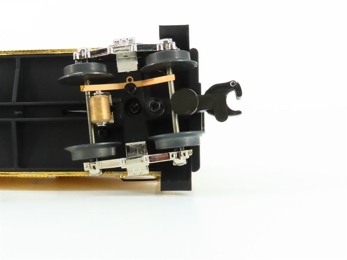 O Gauge 3-Rail Lionel 6-17635 Die-Cast Gold Plated Caboose #2000 w/ Lights