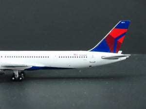 1:400 Gemini Jets GJDAL990 Die-Cast Delta Airlines Boeing 757-300 Airliner