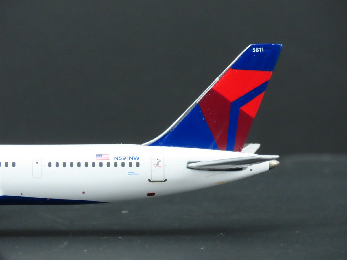 1:400 Gemini Jets GJDAL990 Die-Cast Delta Airlines Boeing 757-300 Airliner