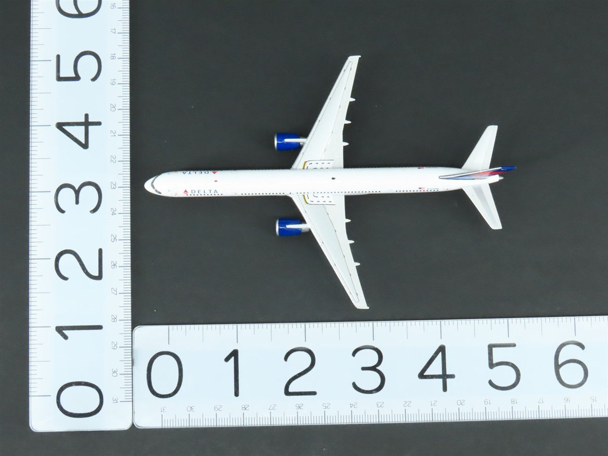 1:400 Gemini Jets GJDAL990 Die-Cast Delta Airlines Boeing 757-300 Airliner