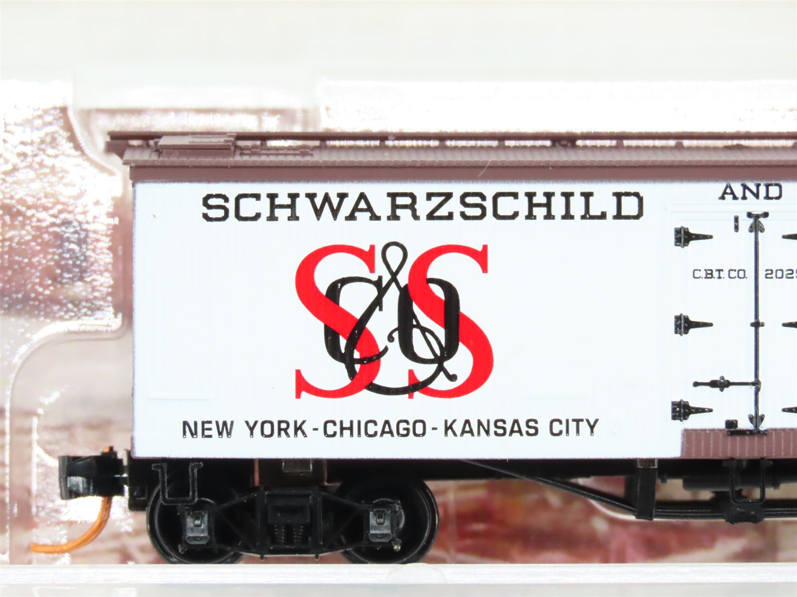N Micro-Trains MTL 05800150 CBTCo Schwarzchild & Sulzberger 36' Reefer #2025