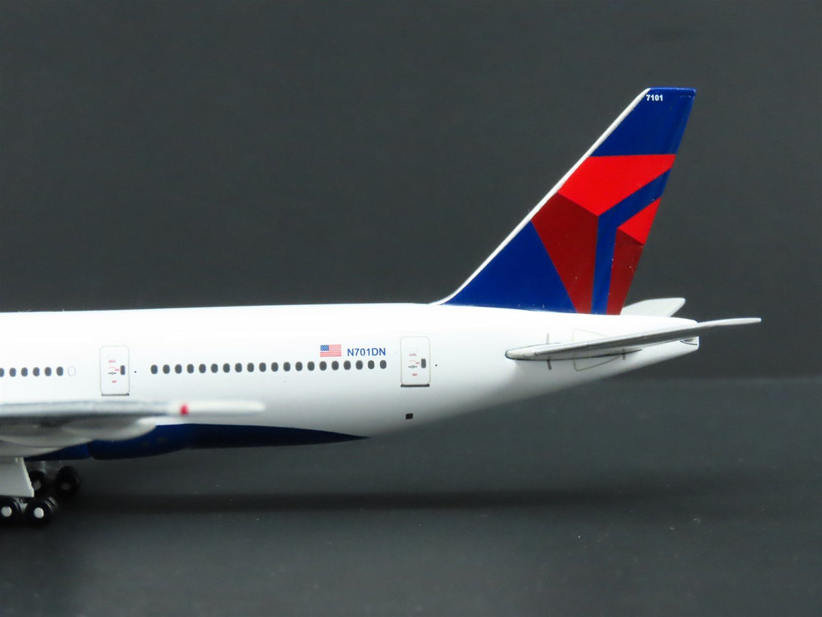 1:400 Gemini Jets GJDAL777 Die-Cast Delta Airlines Boeing 777-200LR Airliner
