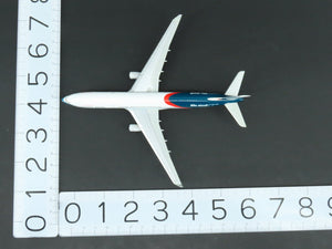 1:400 CXcitement Die-Cast Cathay Pacific/C.P. Airlines A330 & DC-3 Airliner Set