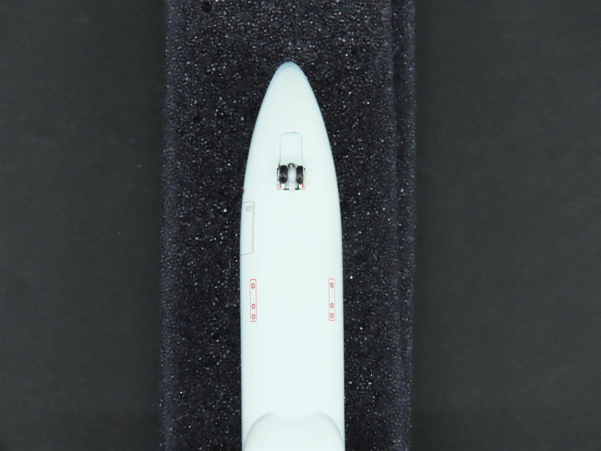 1:400 CXcitement Die-Cast Cathay Pacific/C.P. Airlines A330 &amp; DC-3 Airliner Set
