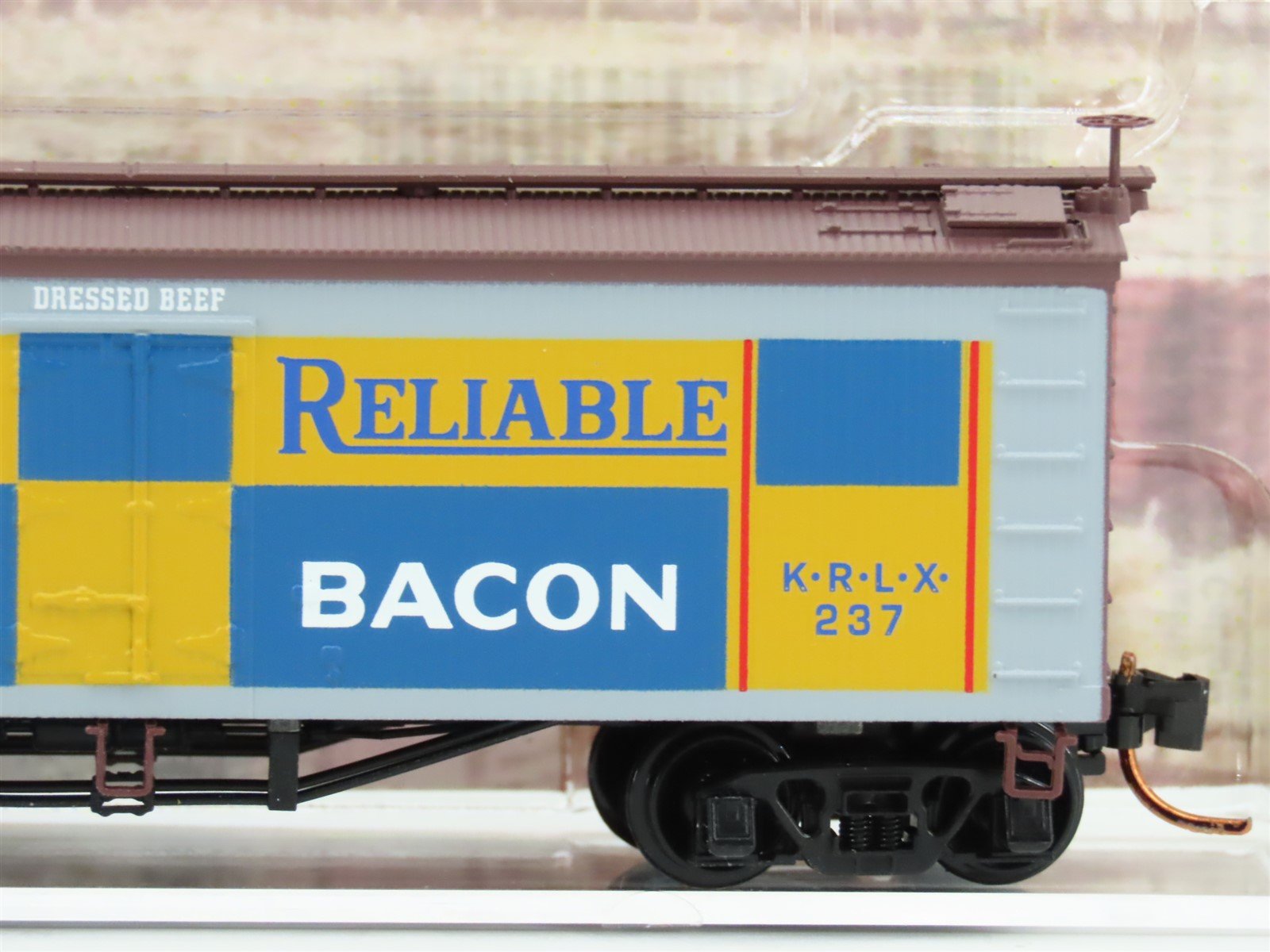 N Scale Micro-Trains MTL 05800130 KRLX Kingman's Reliable 36' Wood Reefer #237