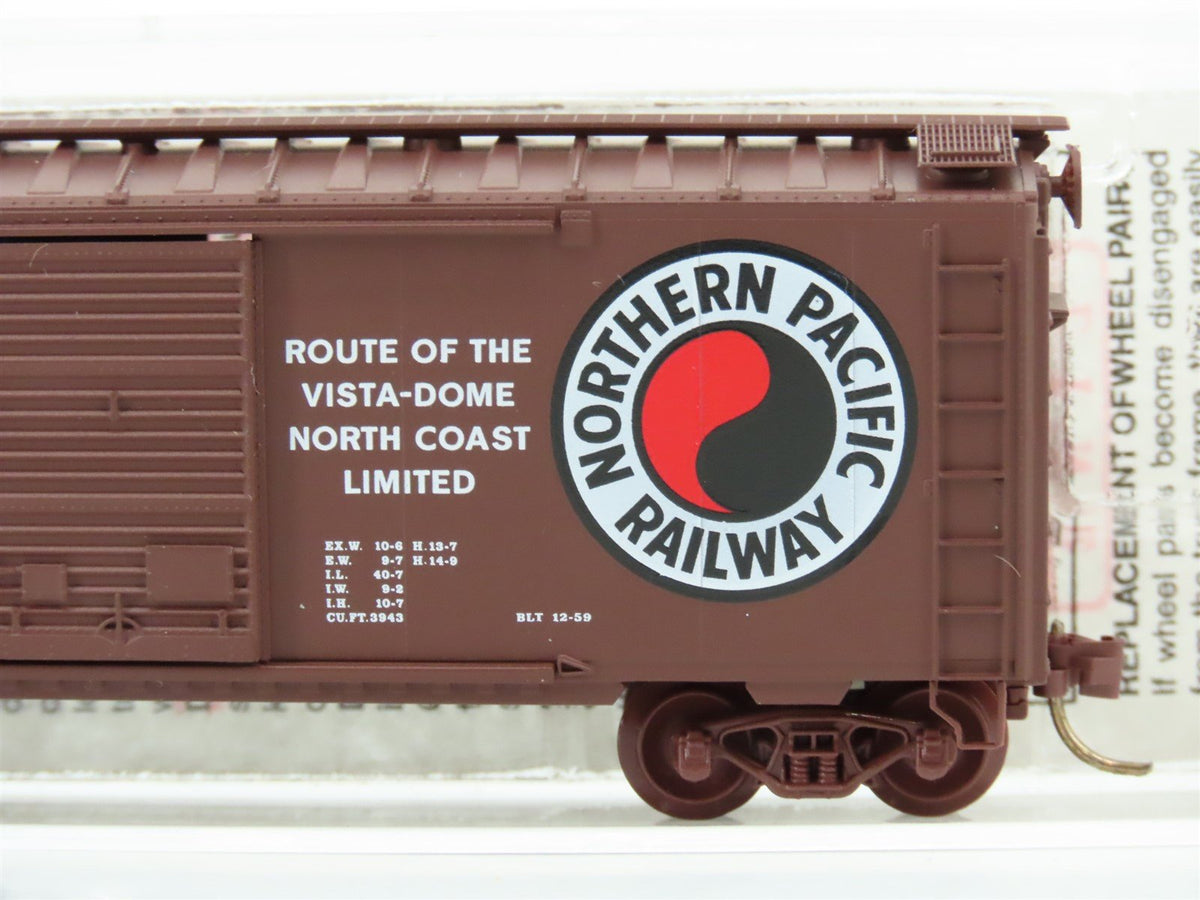 N Scale Micro-Trains MTL 22040 NP Route of the Vista-Dome 40&#39; Box Car #8723