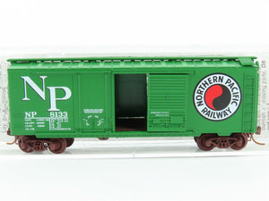 N Scale Micro-Trains MTL 22090 NP Northern Pacific Railway 40' Box Car #8133