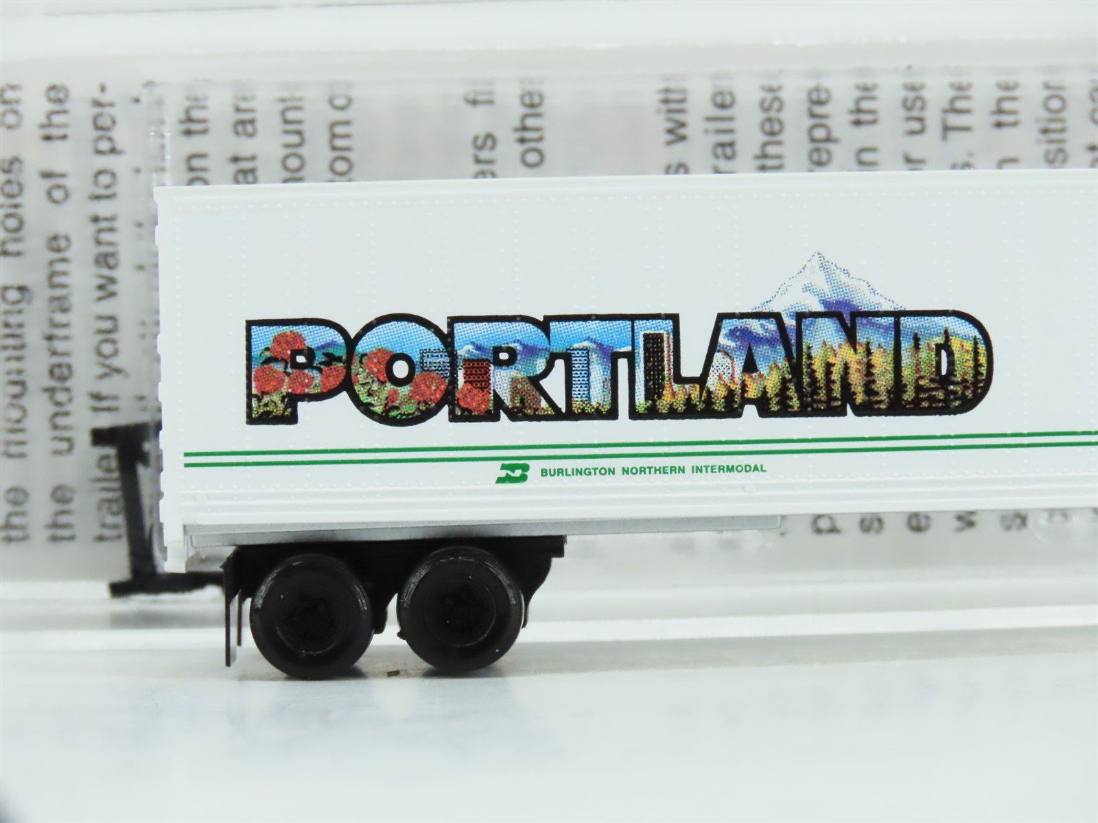 N Scale Micro-Trains MTL 67210 BNZ Intermodal Portland 45' Trailer #237862