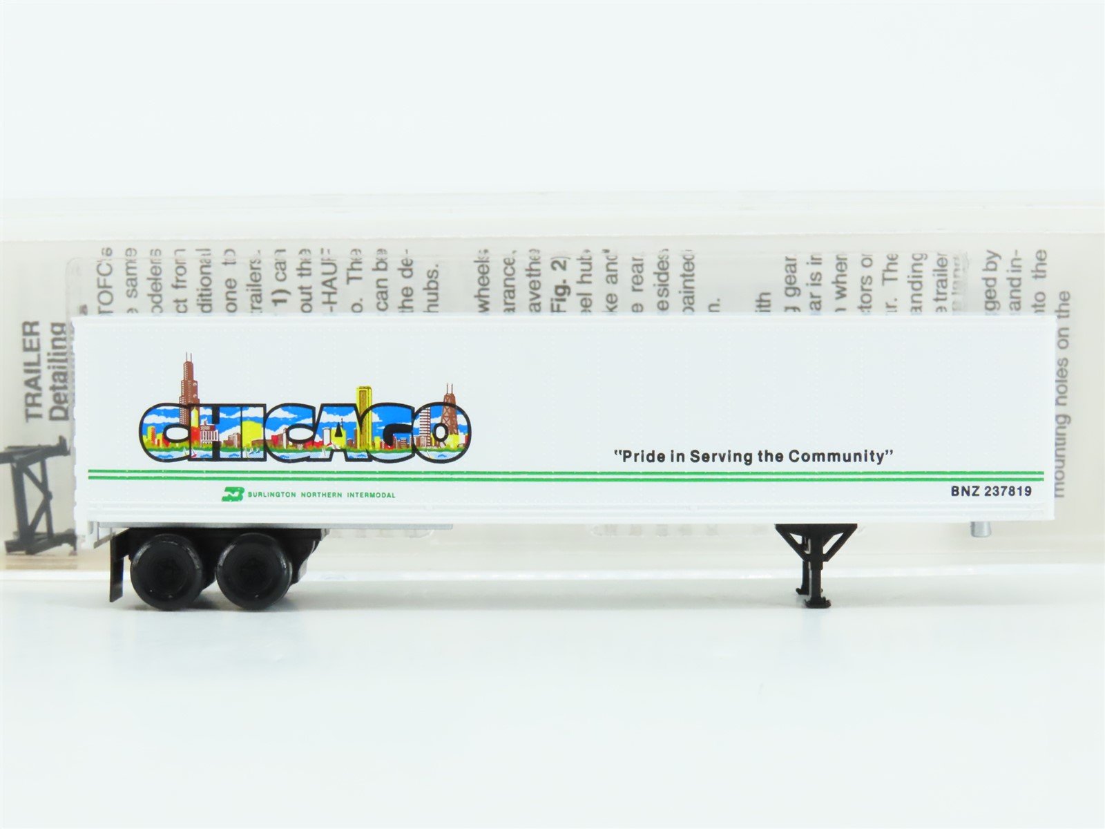 N Scale Micro-Trains MTL 67080 BNZ Intermodal Chicago 45' Trailer #237819