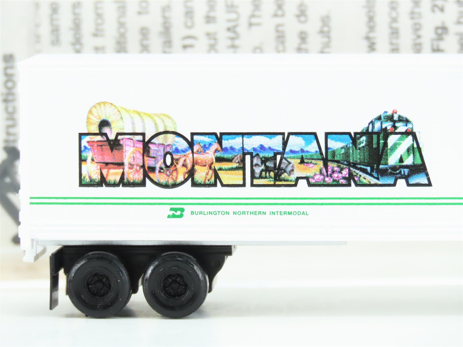 N Scale Micro-Trains MTL 67150 BNZ Intermodal Montana 45' Trailer #237884