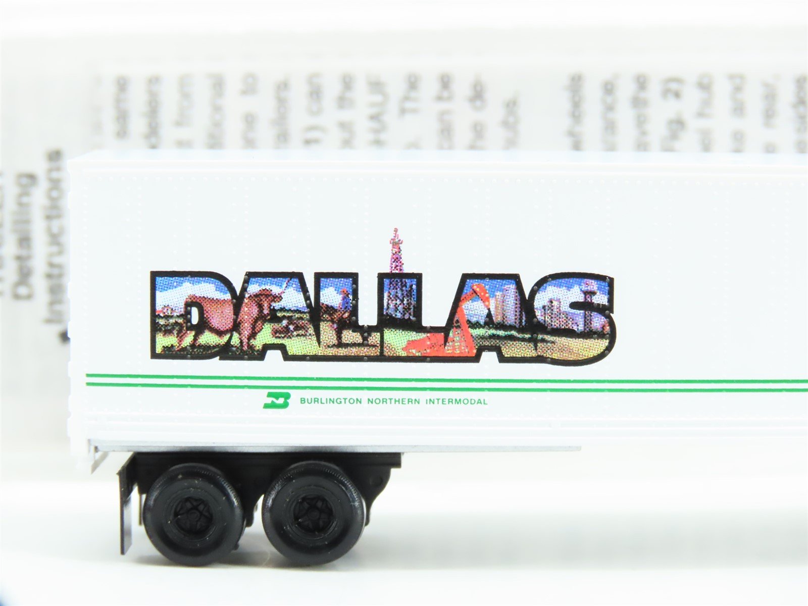 N Scale Micro-Trains MTL 67180 BNZ Intermodal Dallas 45' Trailer #237833