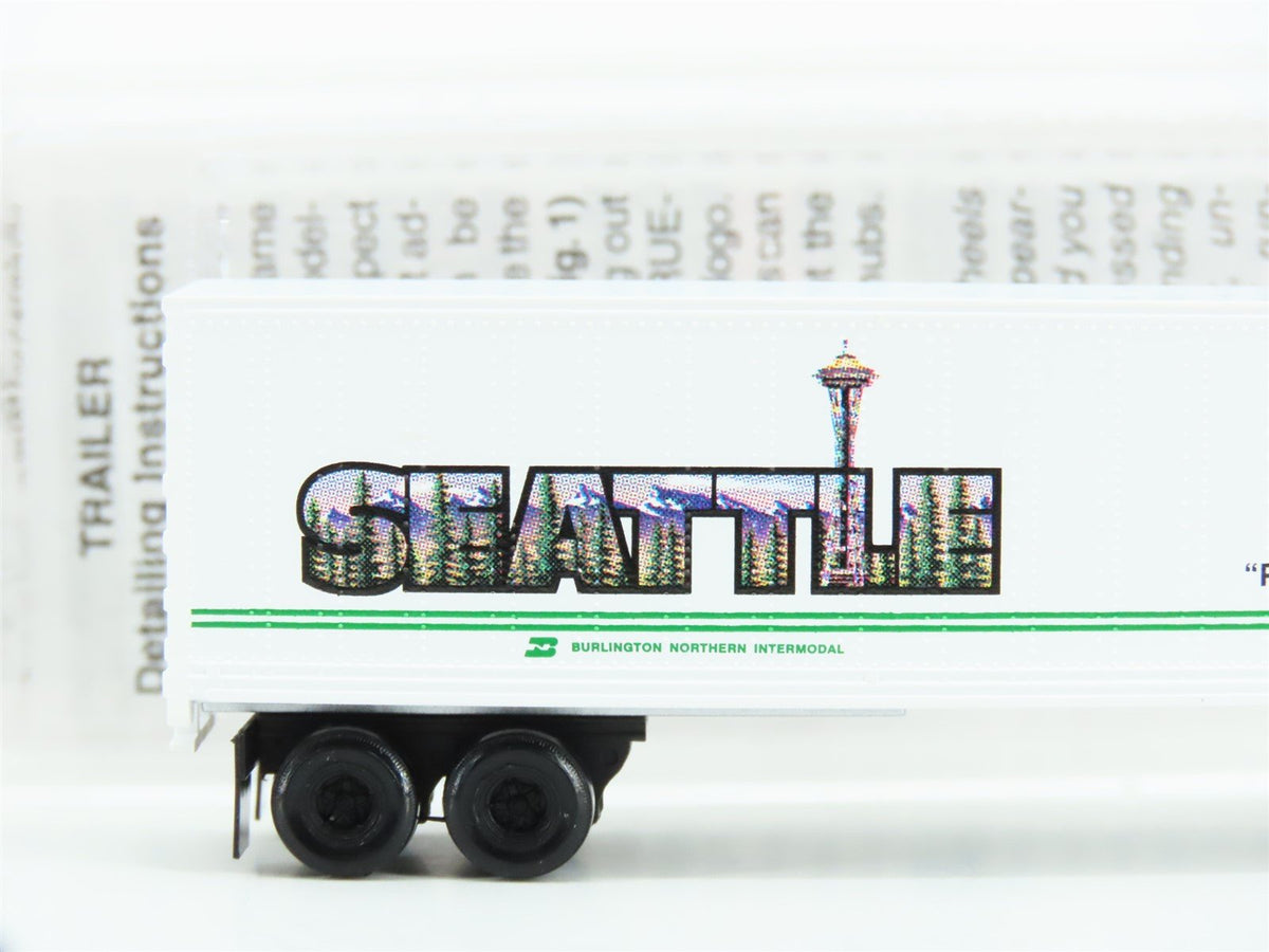 N Scale Micro-Trains MTL 67200 BNZ Intermodal Seattle 45&#39; Trailer #237801