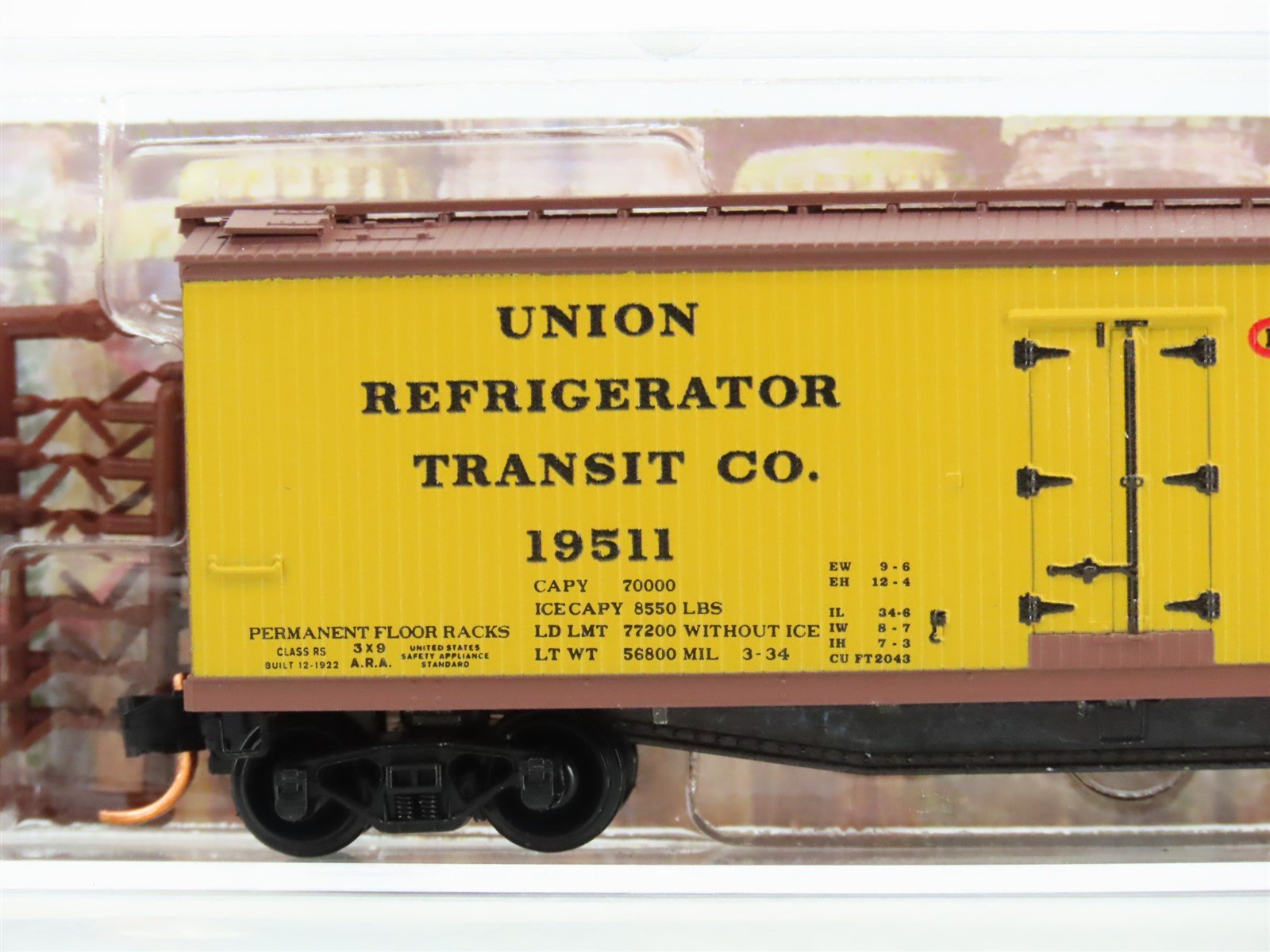 N Scale Micro-Trains MTL 04900690 URT Heilman Brewing Co. 40' Wood Reefer #19511