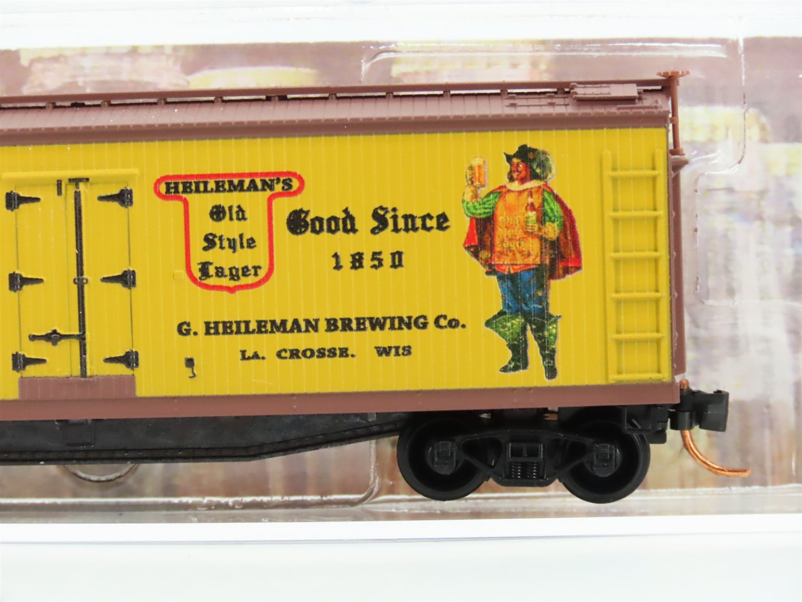 N Scale Micro-Trains MTL 04900690 URT Heilman Brewing Co. 40' Wood Reefer #19511