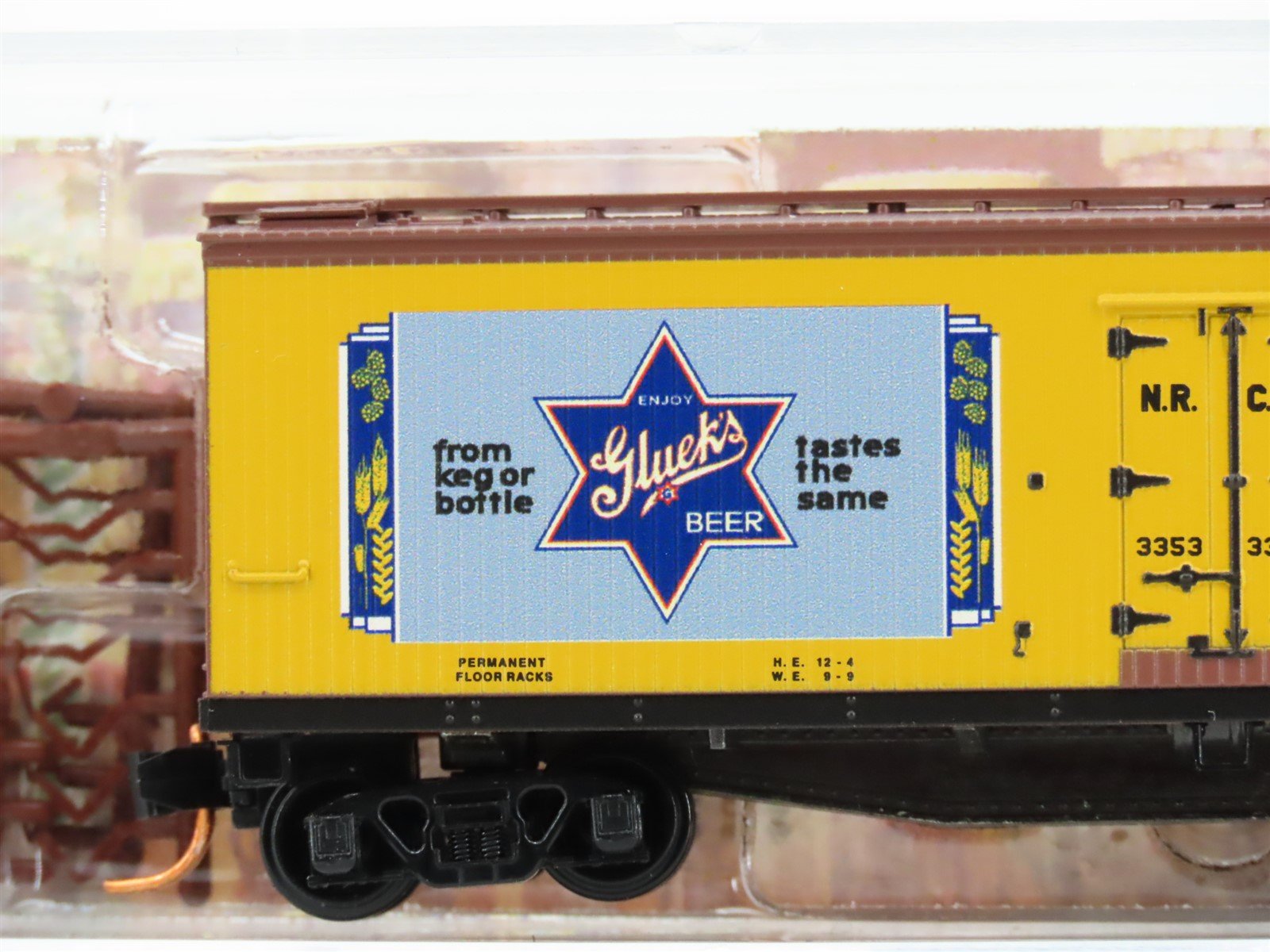 N Scale Micro-Trains MTL 04900660 NRCC Gluek Brewing Co. 40' Wood Reefer #3353
