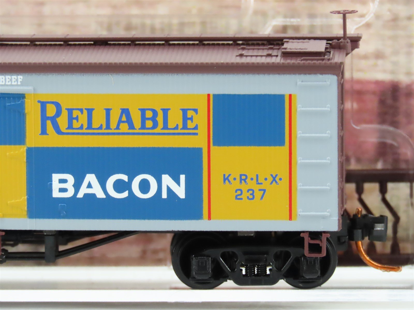 N Micro-Trains MTL 05800130 KRLX Kingan's Reliable Ham & Bacon 36' Reefer #237
