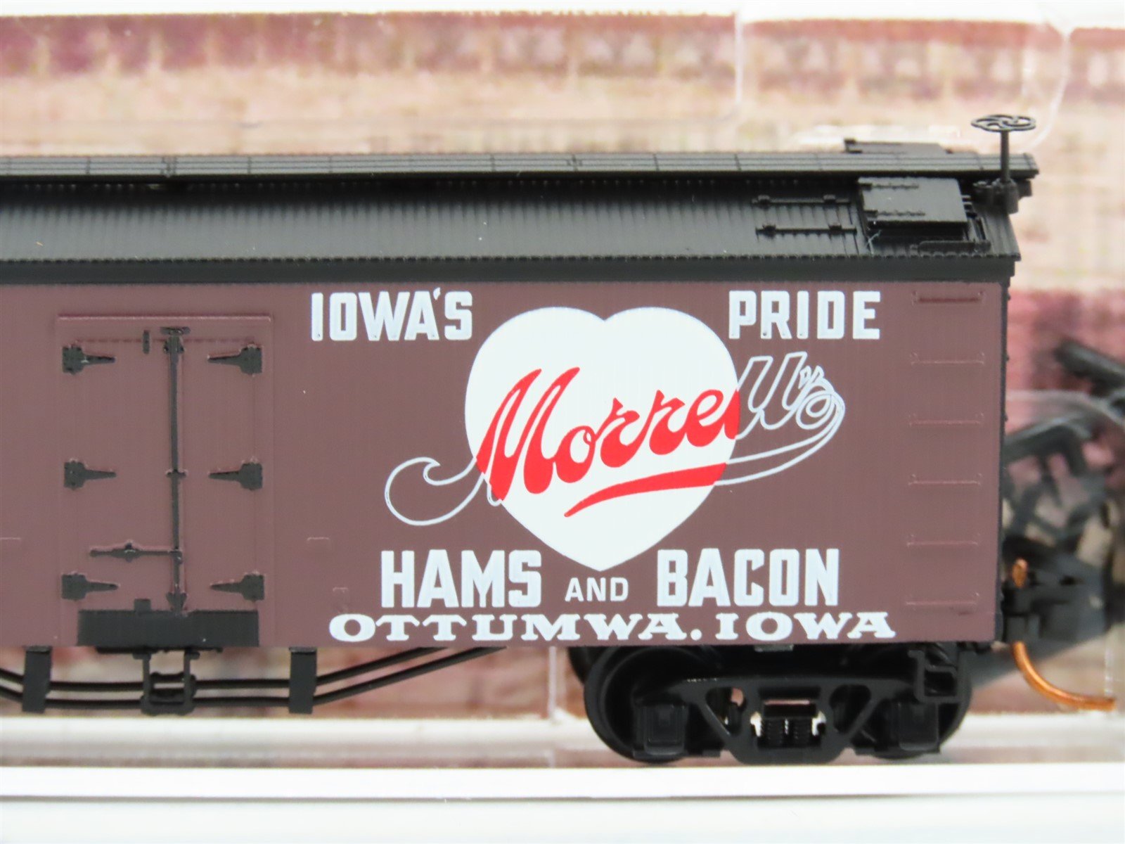 N Scale Micro-Trains MTL 05800110 MRX Morrell Refrigerator Line 36' Reefer #5628