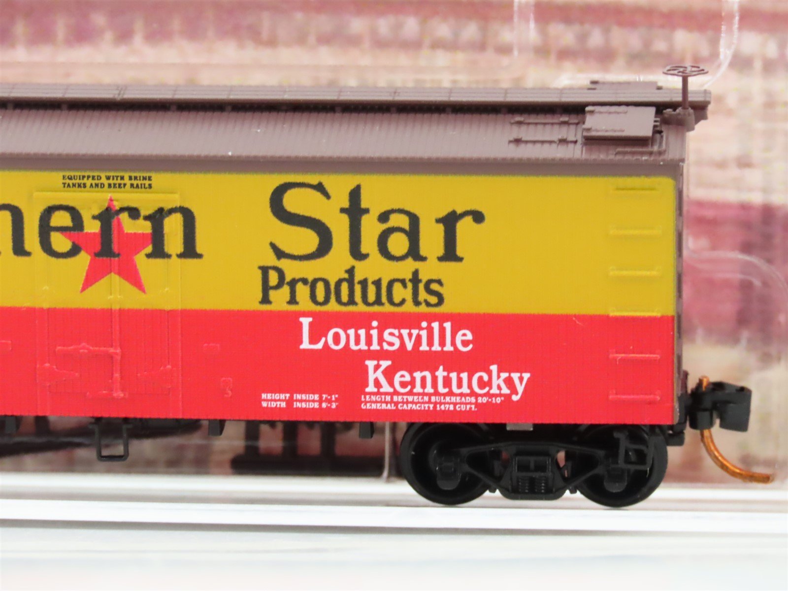 N Scale Micro-Trains MTL 05800526 LPCX Southern Star 36' Wood Reefer #207