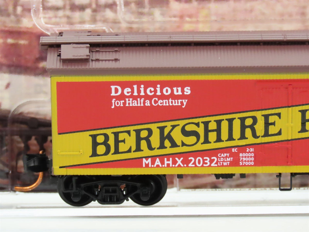 N Scale Micro-Trains MTL 05800506 MAHX Miller &amp; Hart 36&#39; Wood Reefer #2032