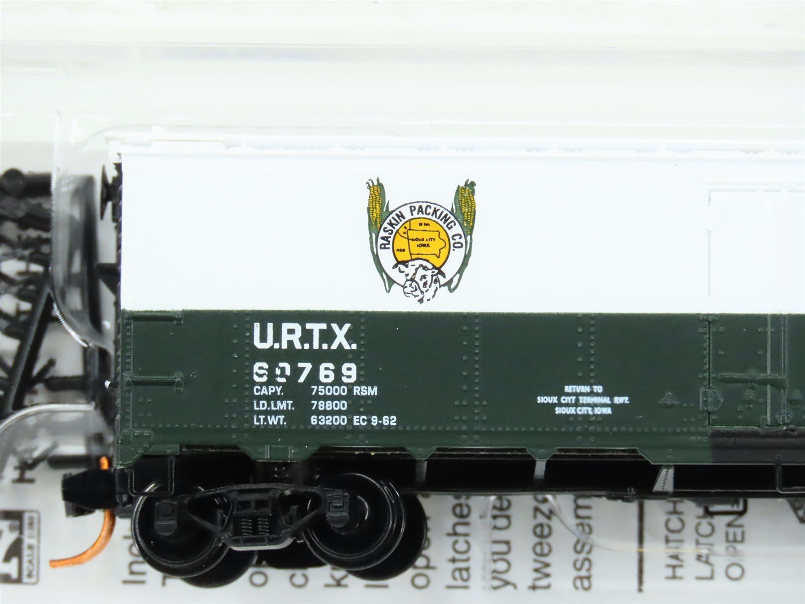 N Scale Micro-Trains MTL 05900170 URTX Raskin Packing 40' Steel Reefer #60769